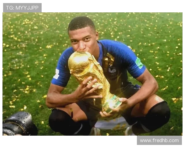 足球明星场外人品揭秘:他们的真实面貌与社会责任感分析 足球明星场外人品揭秘:他们的真实面貌与社会责任感分析